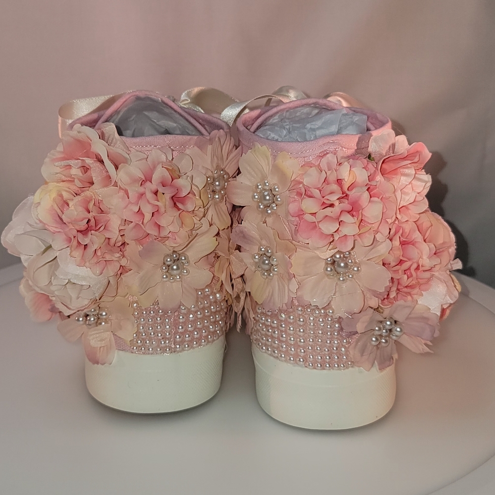 Pink High-Top Sneakers with Floral Accents - Picture 4 of 7